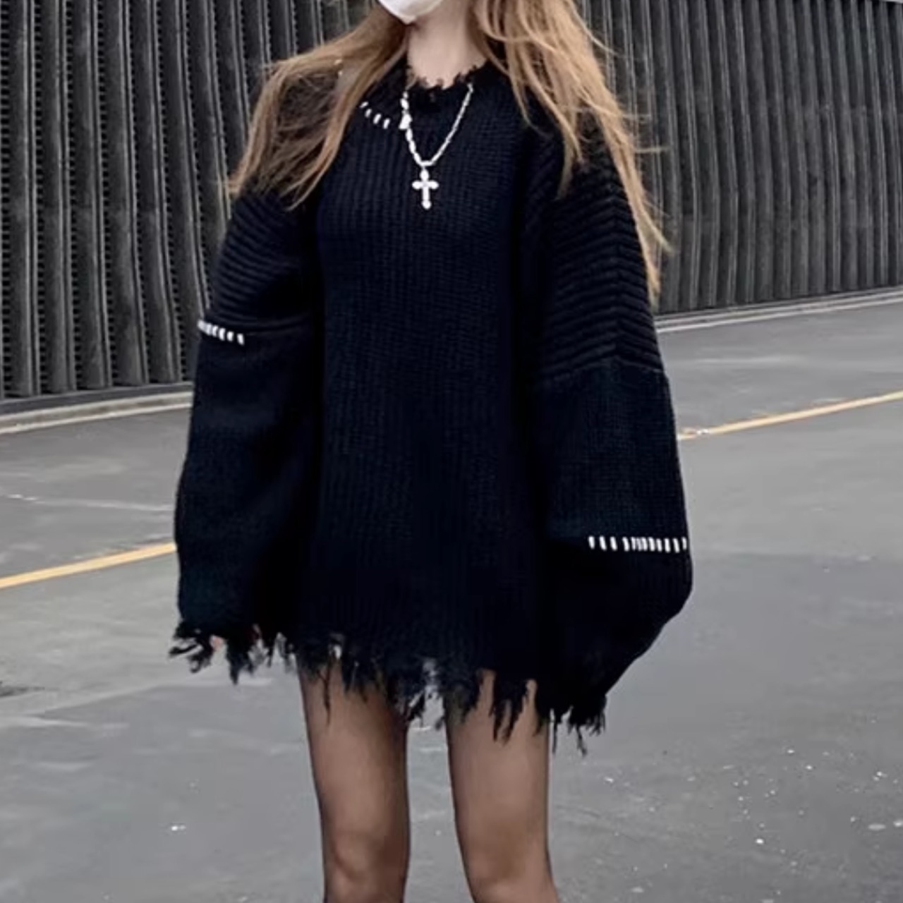 Loose-fitting Ripped Tassel Thick Sweater (ME332)