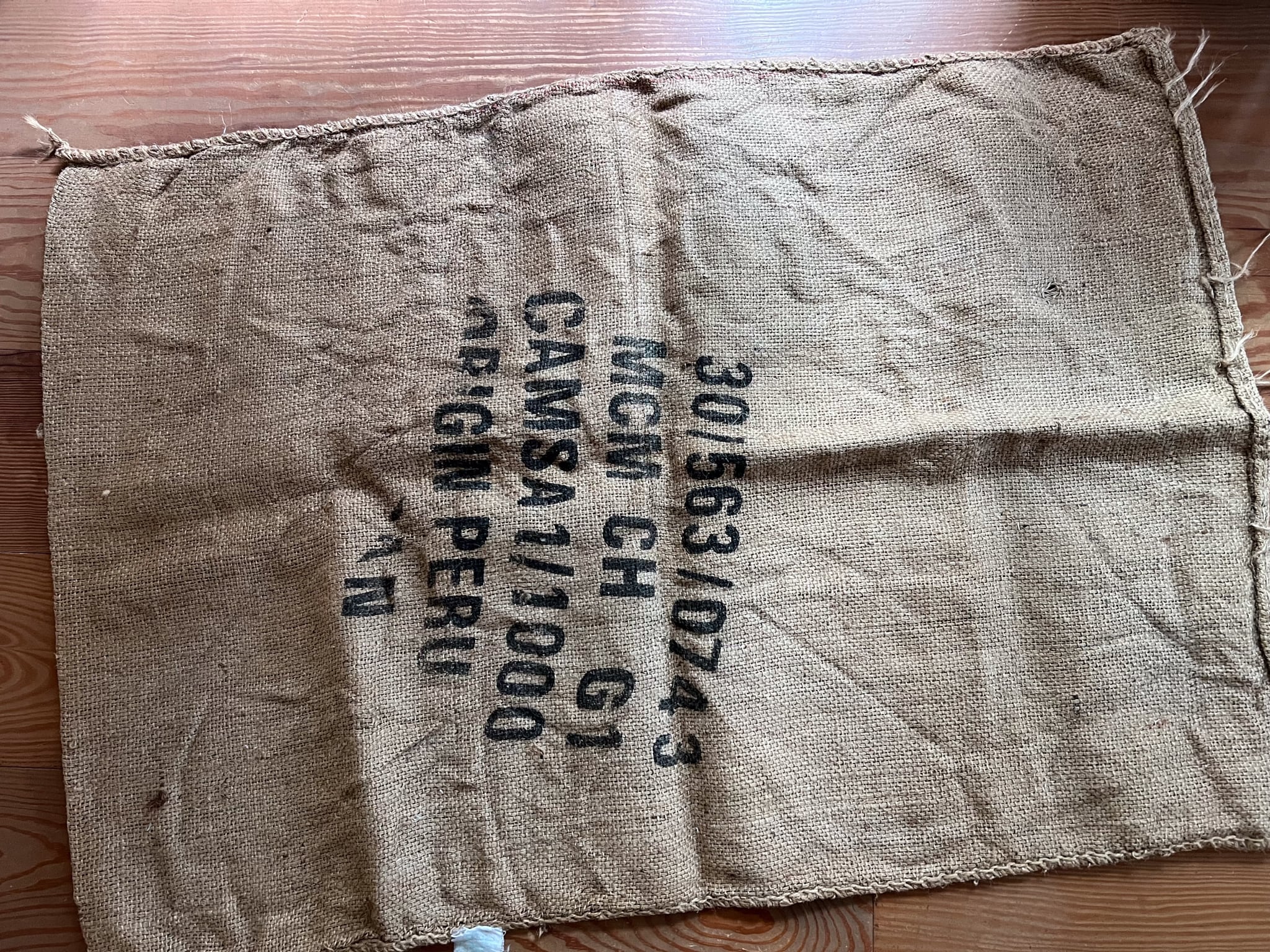 コーヒー豆の大きな古い麻袋(A) ヴィンテージ