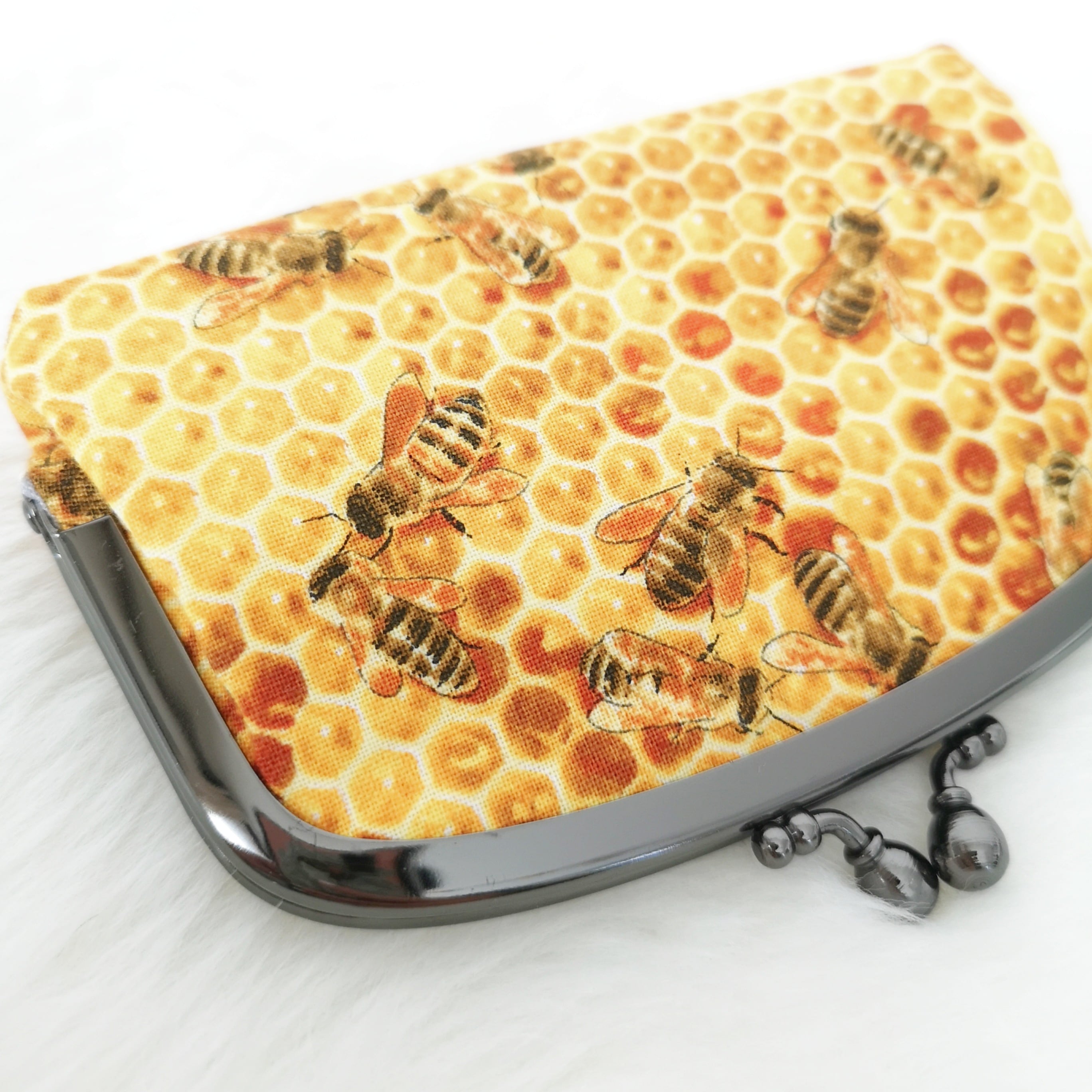 ミツバチ｜コンパクトな親子がま口財布 | sumica