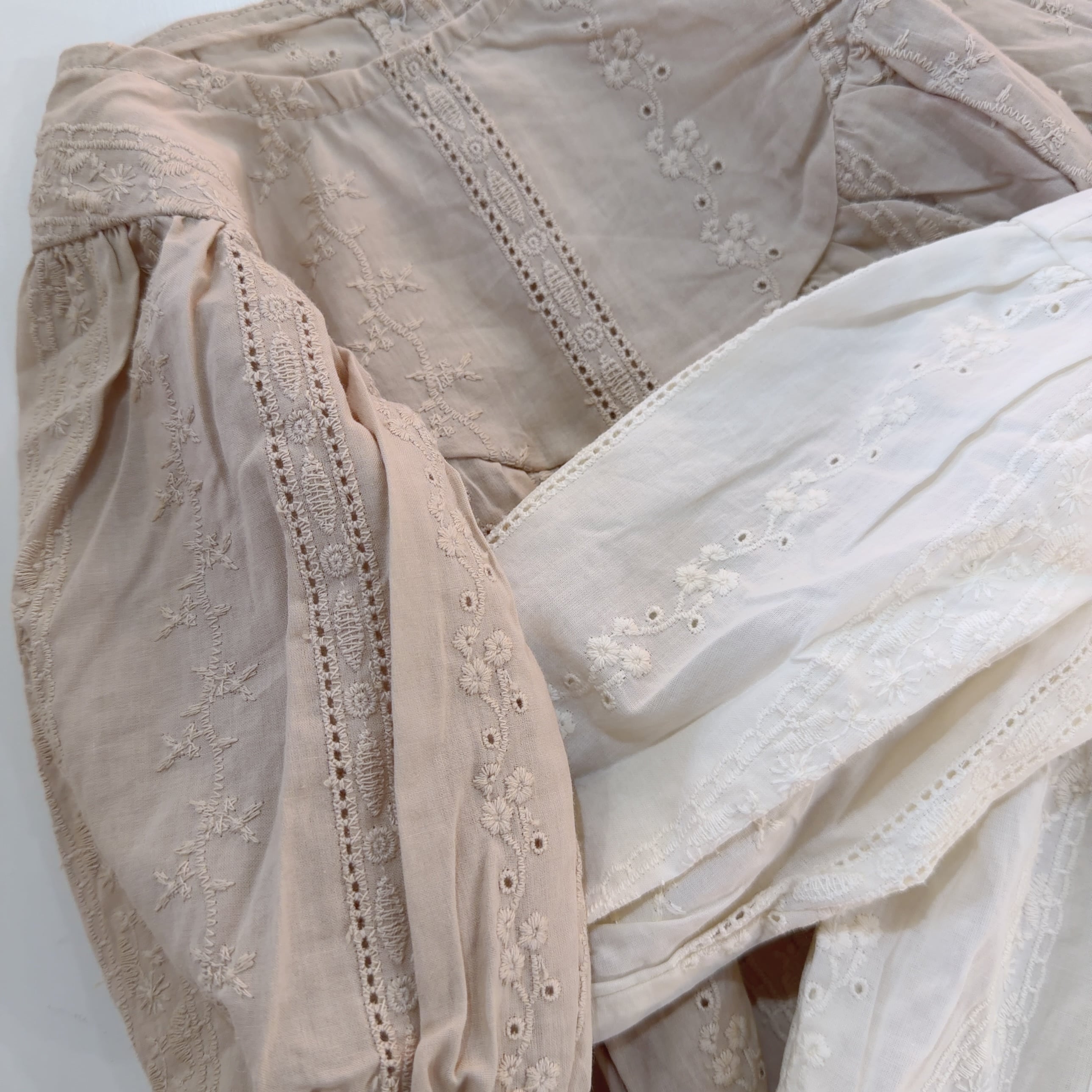 長袖レースロンパース