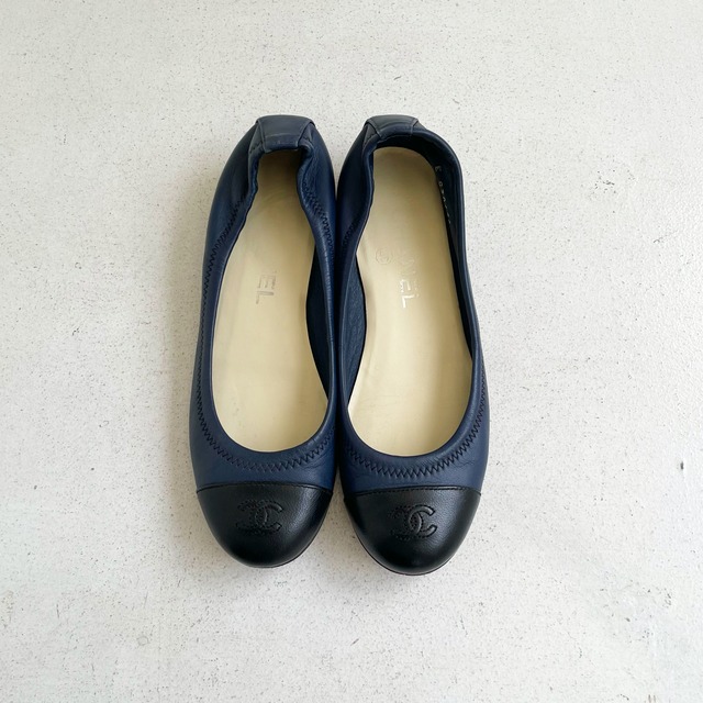 Pre-owned Chanel Ballet Flats In Blue