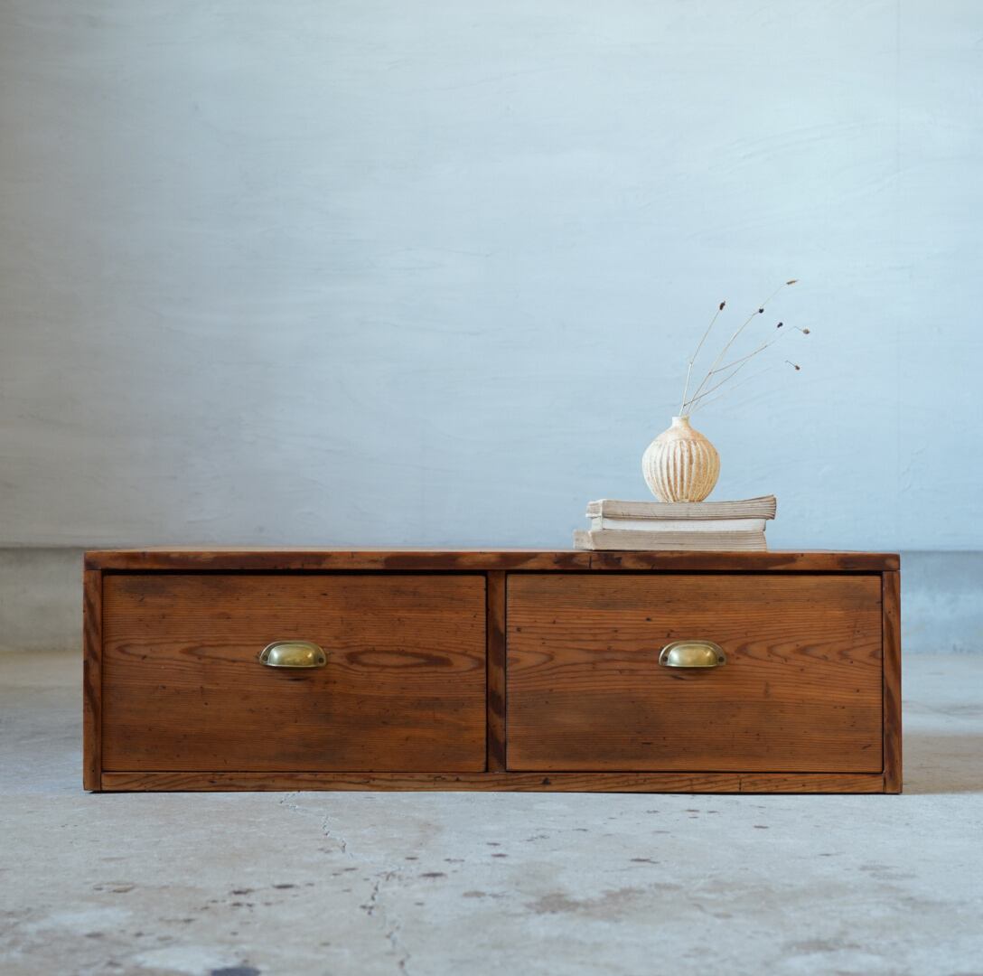 2杯の引き出し ローボード