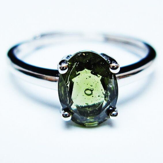 モルダバイト リング モルダウ石 指輪 フリーサイズ 14号 一点物 メール便可 [M便 1/20] 199-672