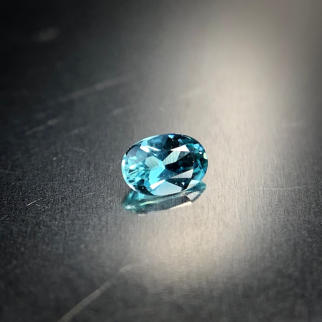 唯一無二の青色 0.06ct 希少石 天然 グランディディエライト