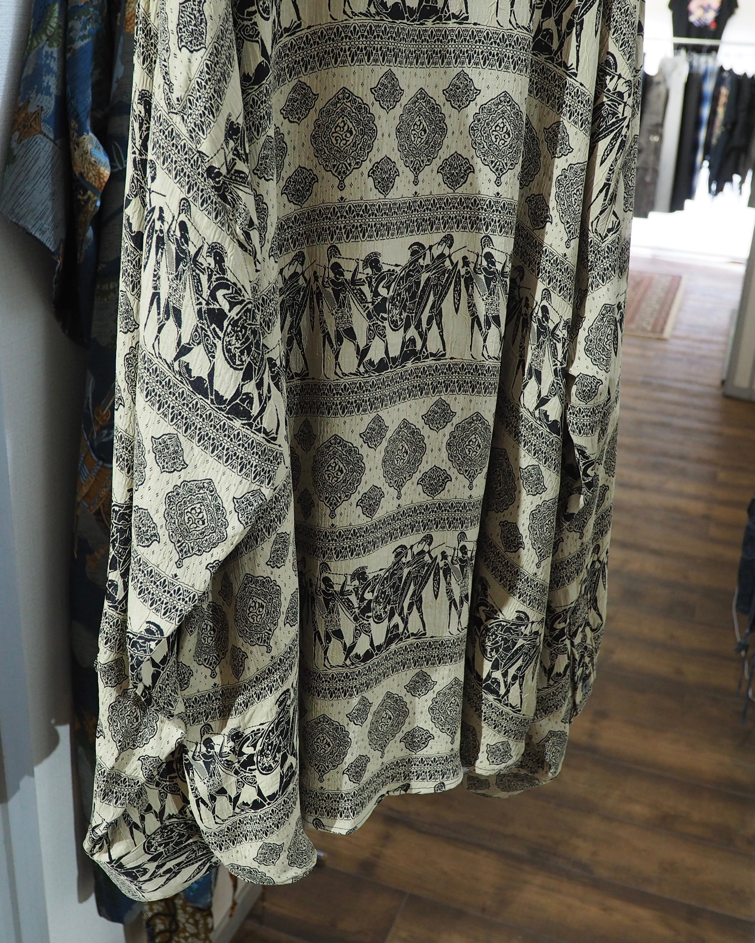 1990s " GOOUCH- Phiz " Soldier × Geometric pattern Embossed vintage Drape loose shirt