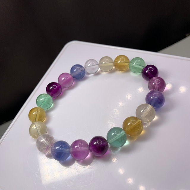 A17.色合いが綺麗なマルチカラーフローライトブレスレット