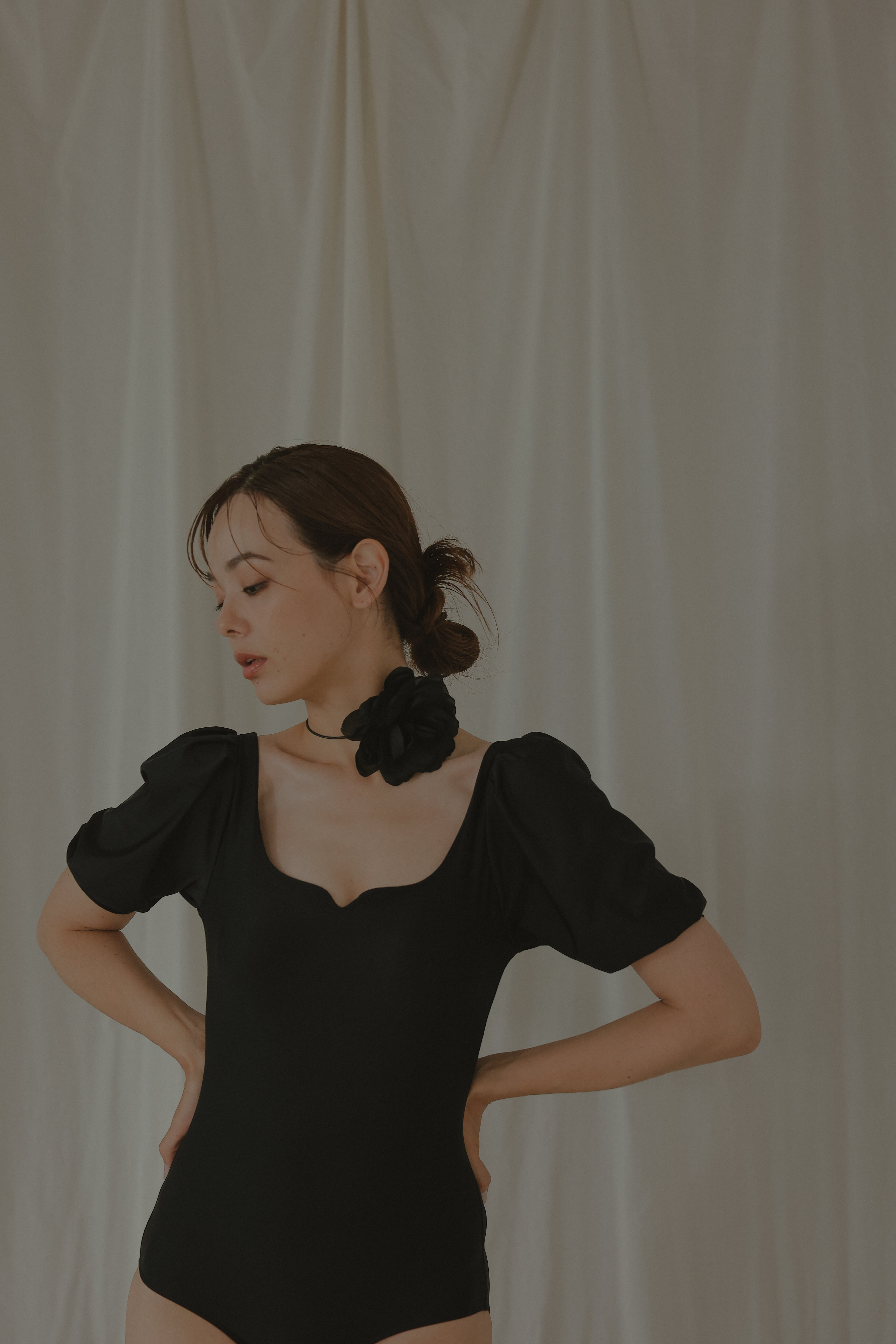 Back ribbon one-piece | AnZie