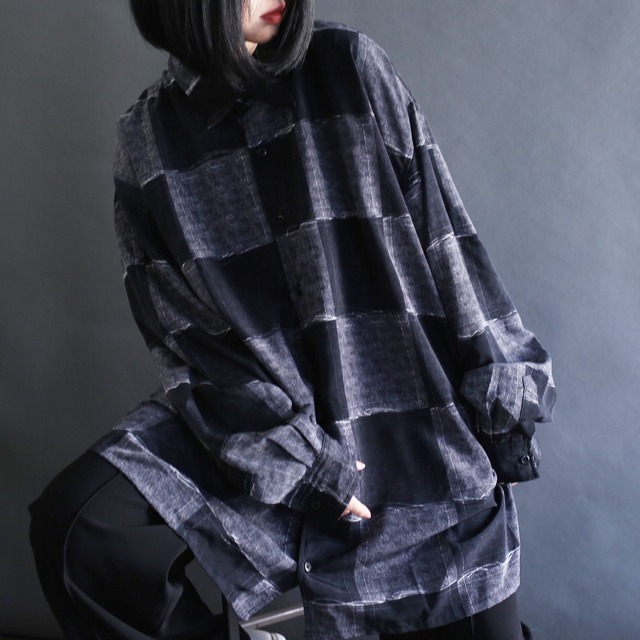 monotone square panel pattern l/s big shirt