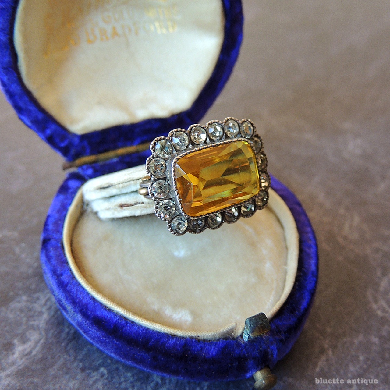 アンティーク レースピン ブローチ(シトリンカラーガラスメイン)