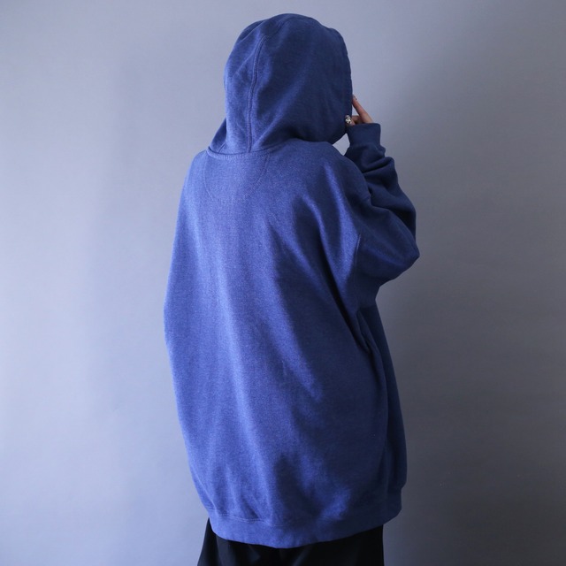 "carhartt" sleeve printed design 3XL over silhouette blue parka