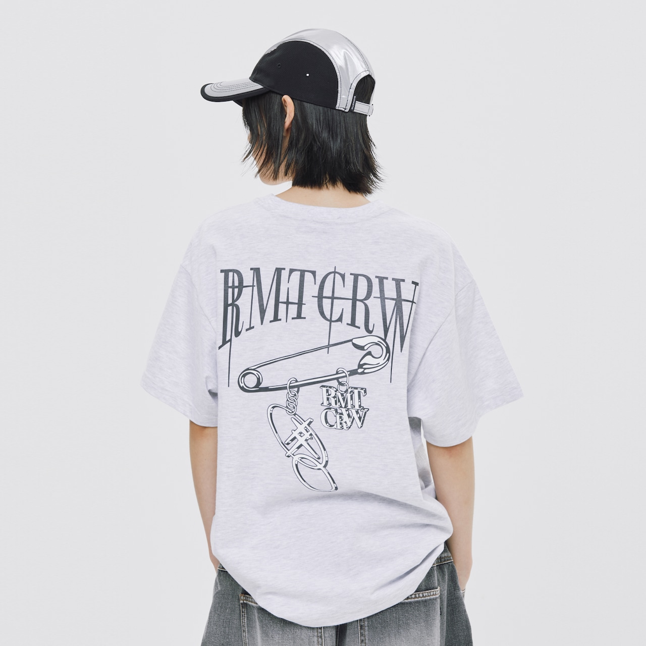 SILVER CLIP PENDANT TEE SHIRT_LIGHT GREY