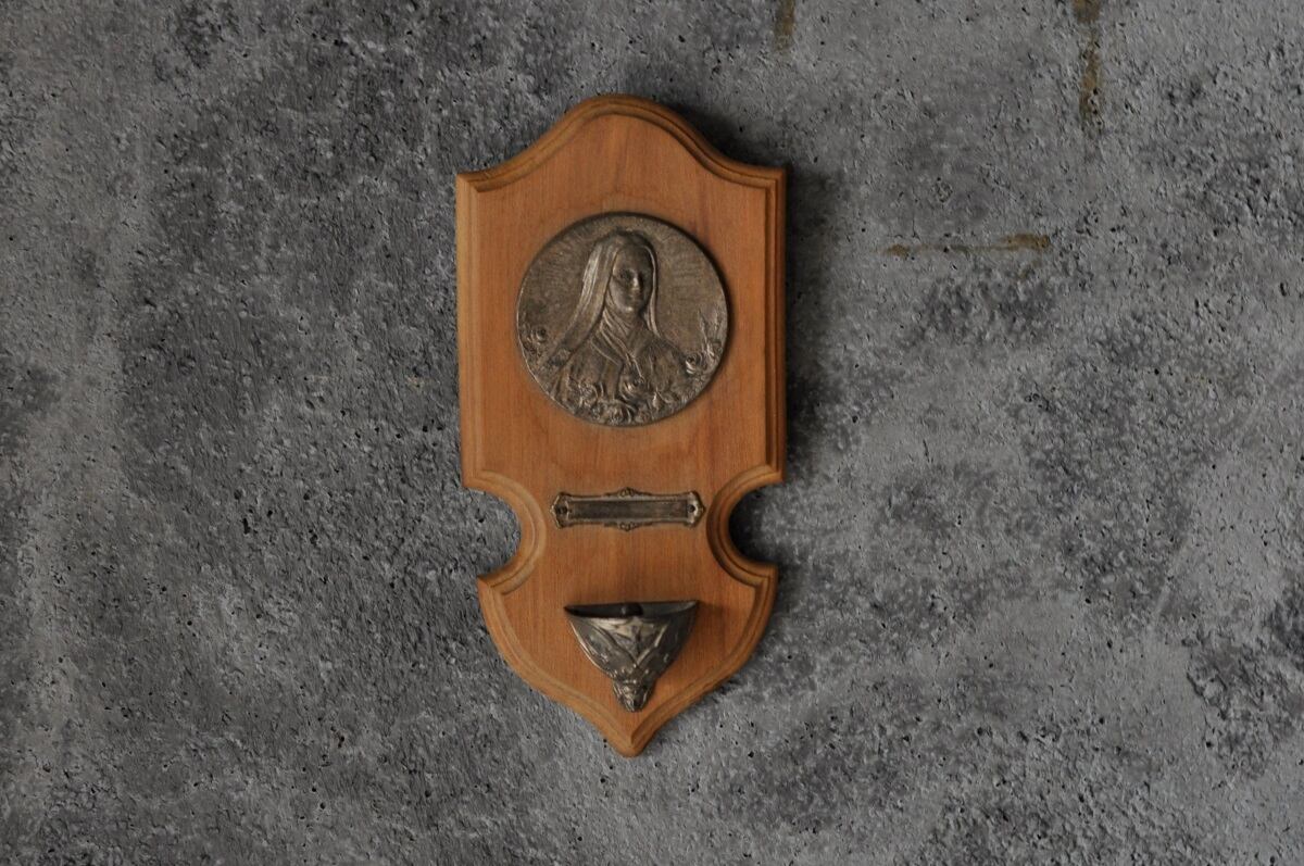 聖テレーズの聖水盤