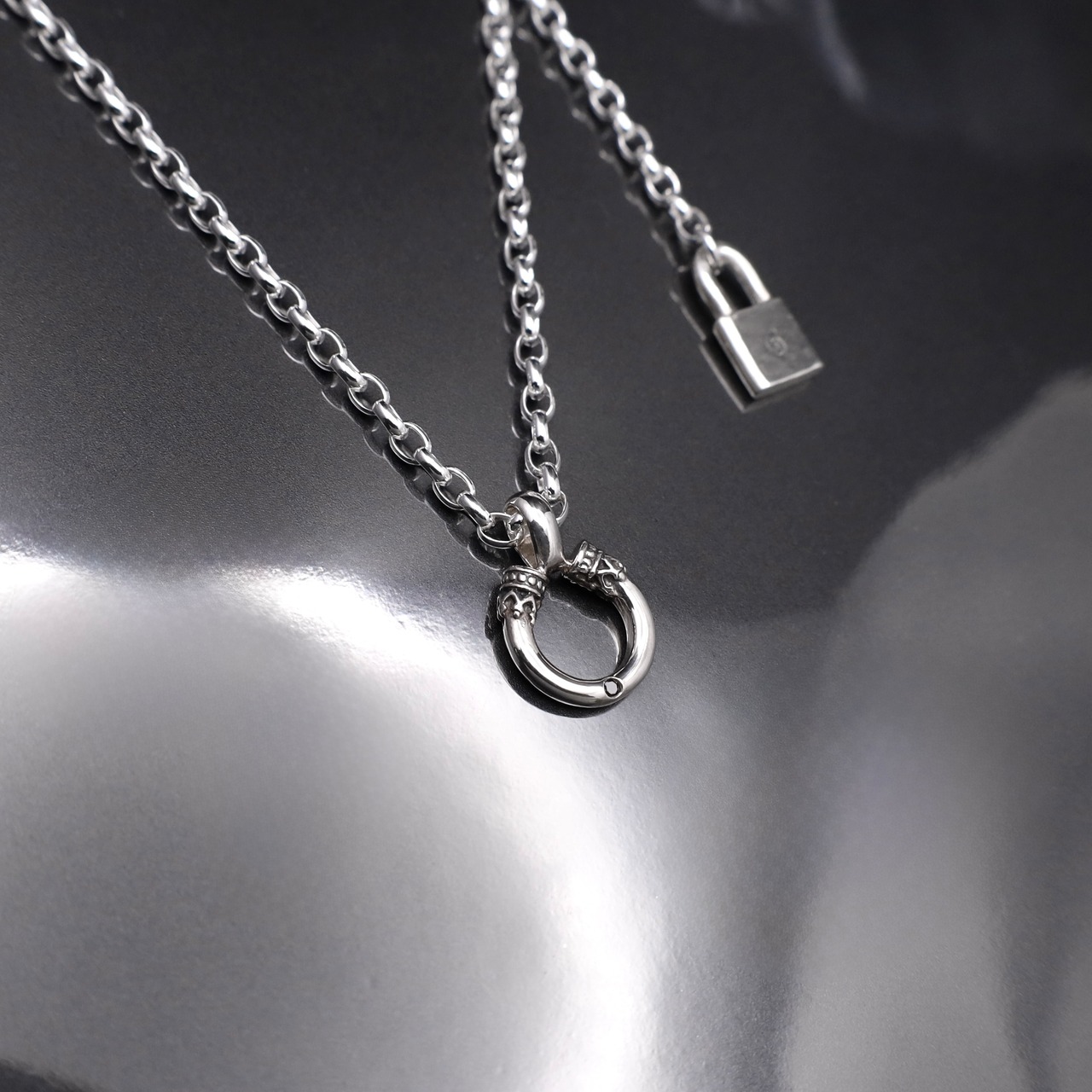 CROWN HORSESHOE w/ BLACK DIAMOND NECKLACE / クラウンホースシューブラックダイヤモンドネックレス