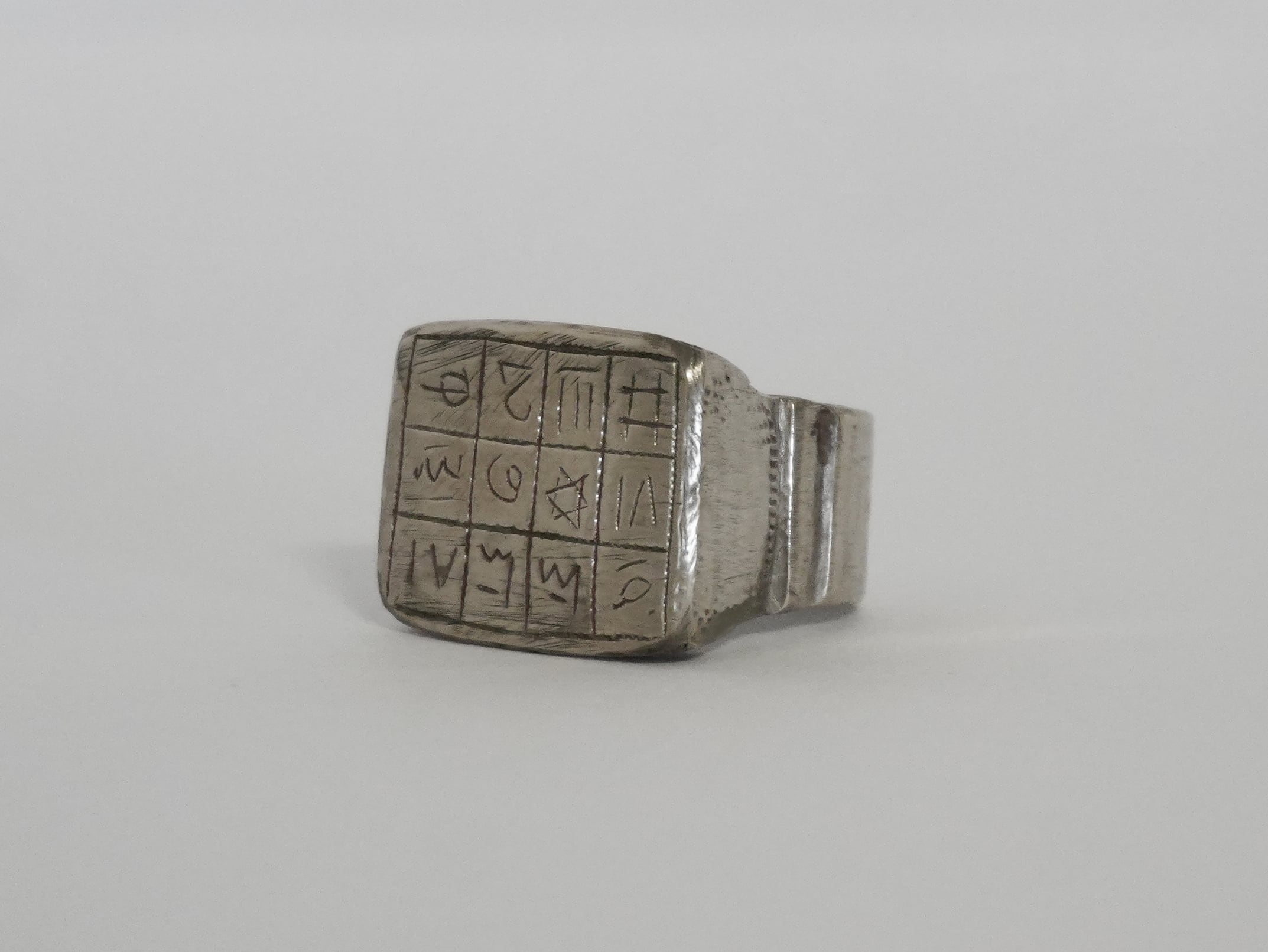 【Sold Out 】モロッコ 護符リング|一点もの シルバージュエリー (ベルベル族)