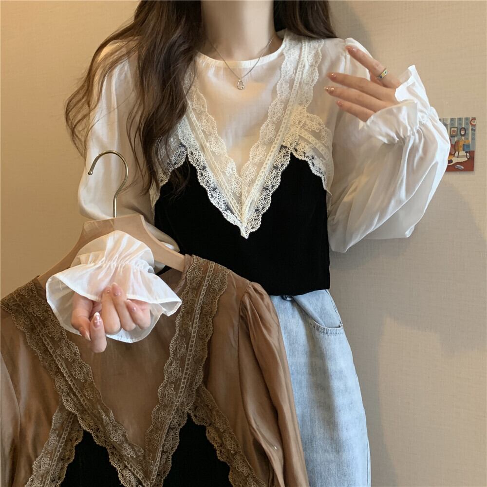 トップス レディース ブラウス シャツ M L XL 2XL 3XL 4XL 2カラー キャミソール ドッキング アプリコット キャラメル ラウンドネック 長袖 レース クラシカル シアー 透け感 シースルー パフスリーブ シャーリング 華やか シンプル きれいめ フェミニン 上品 エレガント シック 大人可愛い ガーリー おしゃれ 普段使い デート お出かけ 女子会 休日 旅行 お呼ばれ パーティー ファッション スタイル 10代 20代 30代 OL 学生 モテ 送料無料 春 秋 冬 通勤 通学