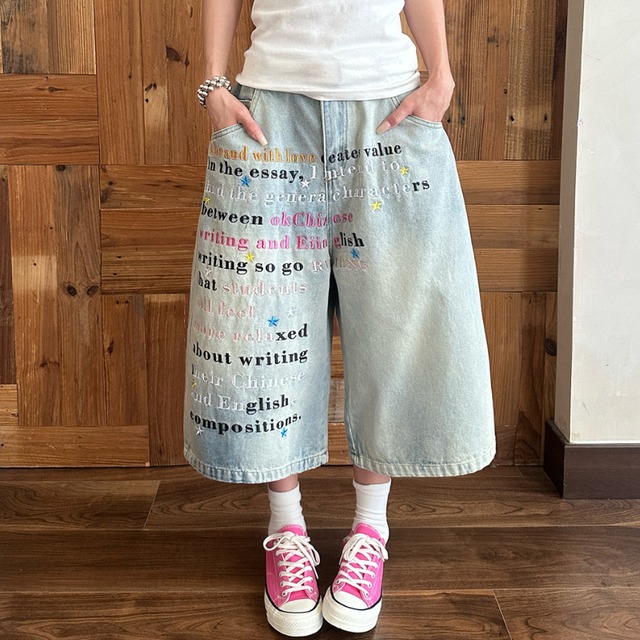 lettering-embroidered cropped denim　レタリング刺繍クロップドデニム　J1999