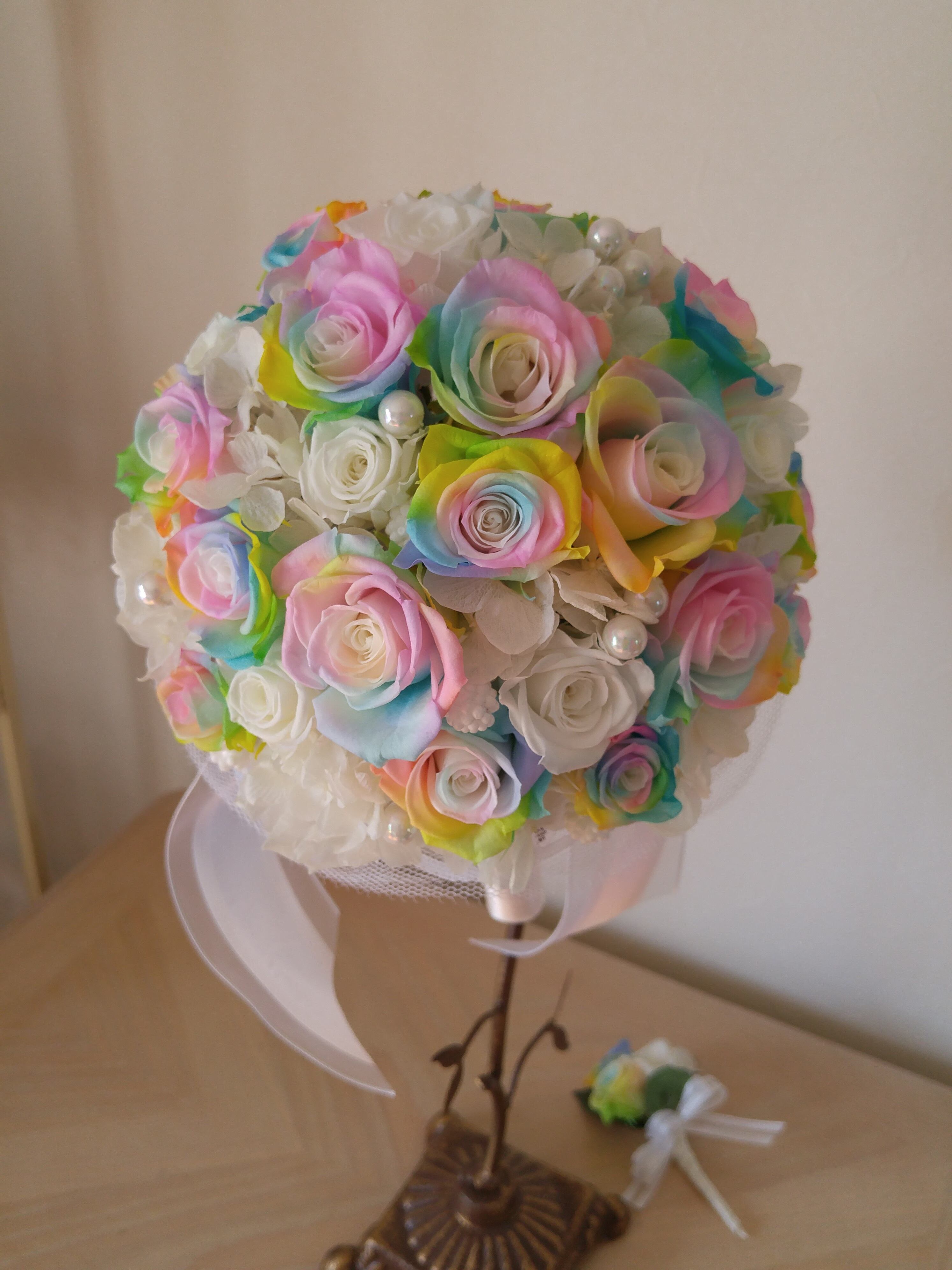 レインボーカラー プリザーブドフラワー アレンジメント 商品詳細｜レインボーローズ プリザーブドフラワー 卸小売通販