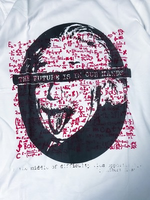 UNFINISHEDアインシュタイン相対性理論Tシャツ