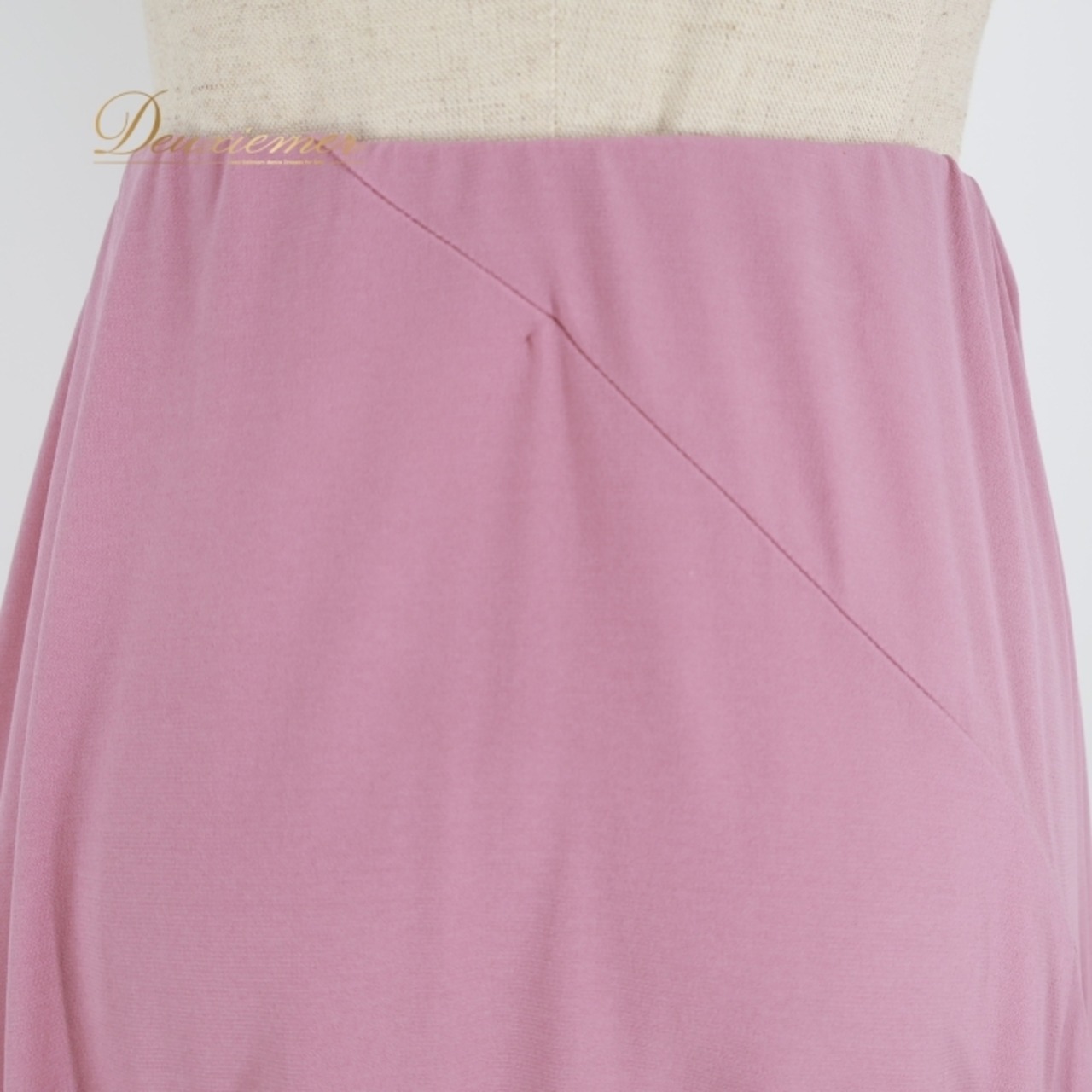 社交ダンス 衣装 スカート ピンク系 チャコット Chacott 無地 シンプル 光沢 上品 日本製 レッスン 練習 ストレッチ 伸縮 かわいい くすみカラー 落ち着いた色 ダンス衣装 パーティー スタンダード