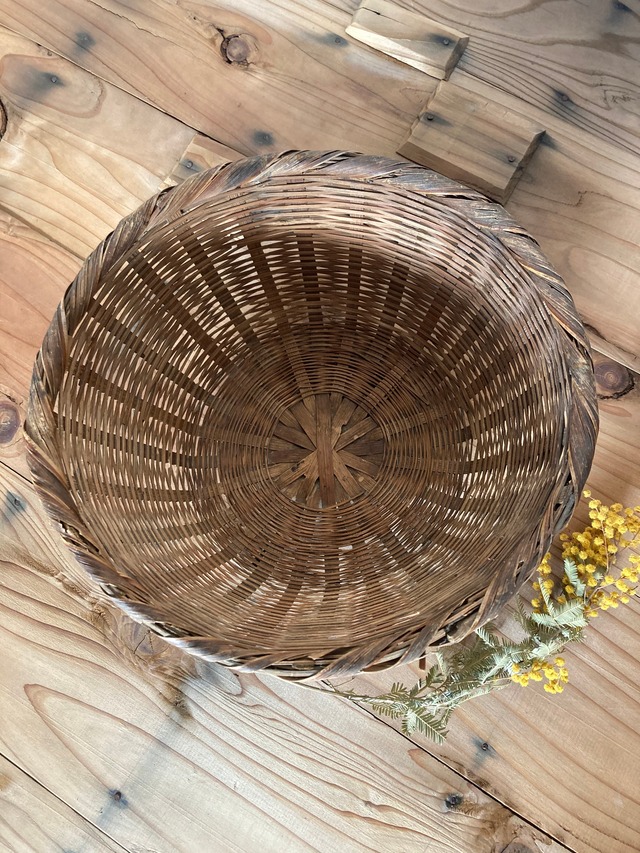 ヴィンテージの竹籠