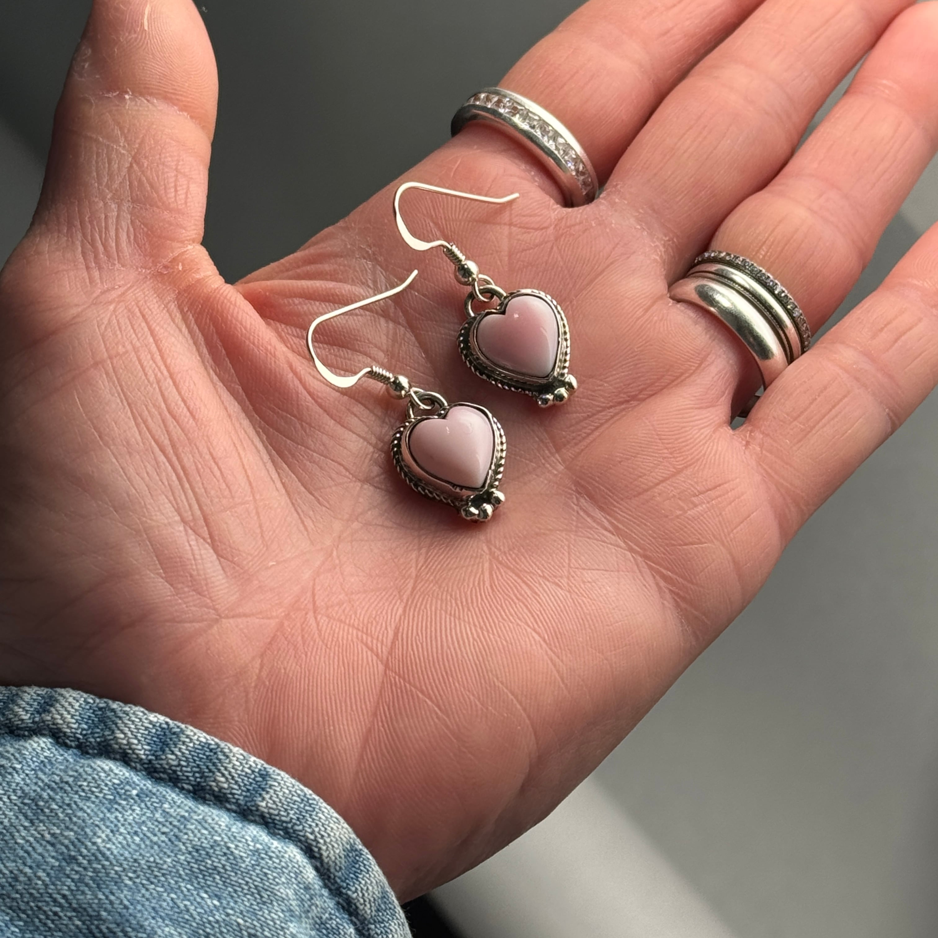 Indian Jewelry 》 コンク シェル ハート フック ピアス | 【公式通販