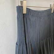 【受注予約：7月中旬入荷予定】tapered pleated 【PT】/gray