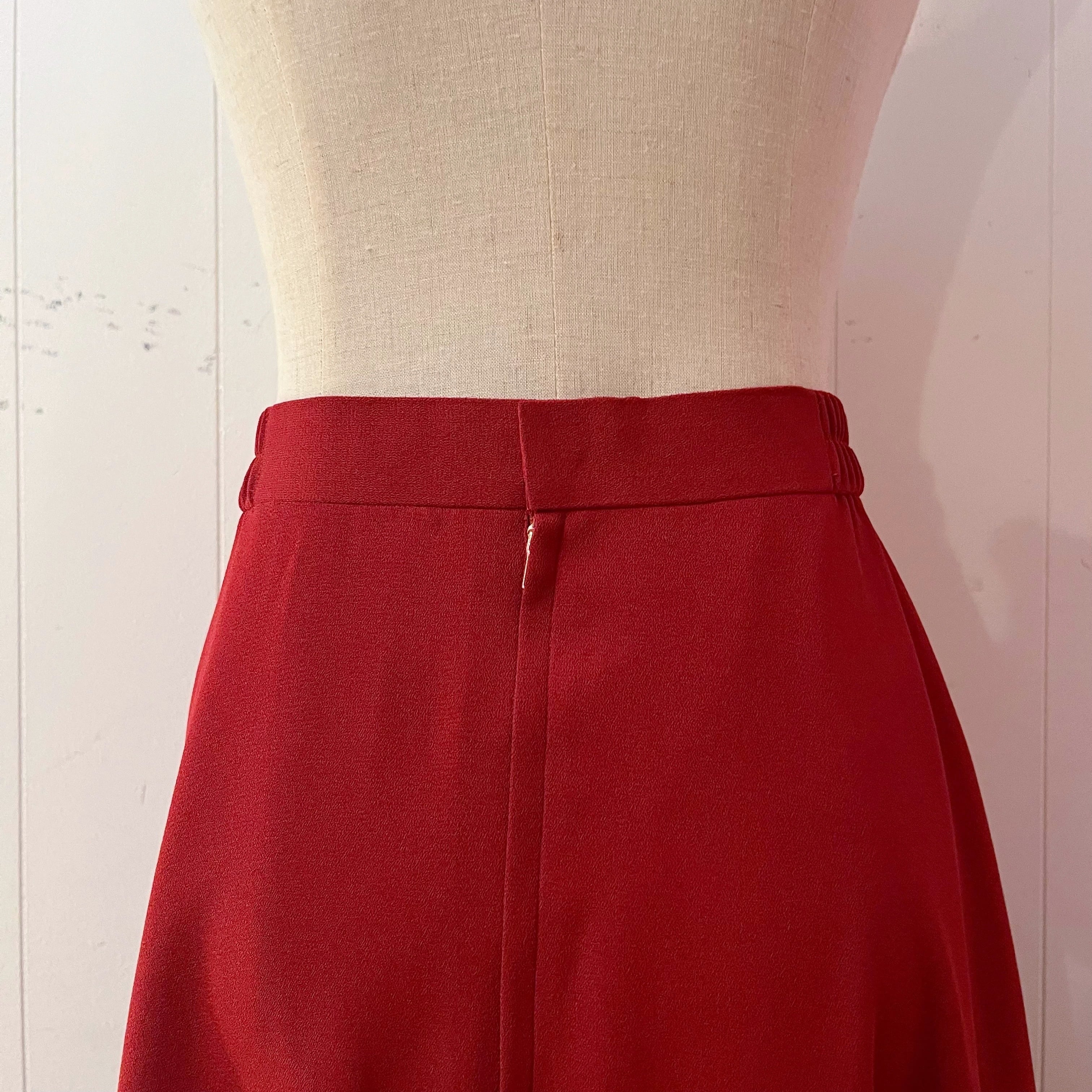 red seams flare skirt