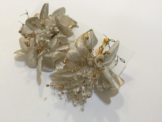 【ピアス変更可能】JOY ふわふわあじさいのイヤリング