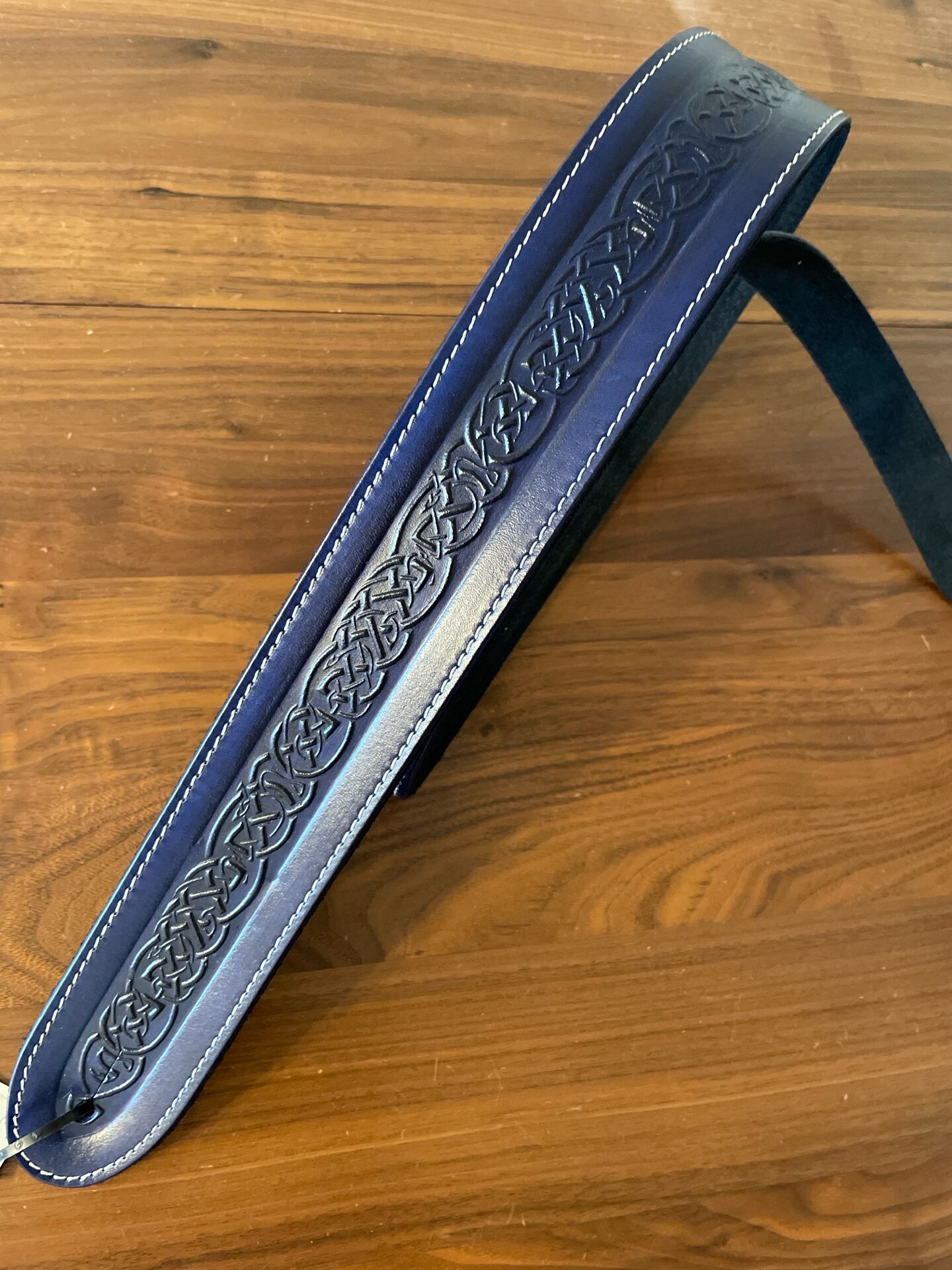 LeathergraftGB Celtic Embossed Strap Navy ギターストラップ