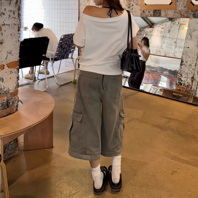 カモフラナンバリンググラフィックルーズTシャツ 1col   R01945