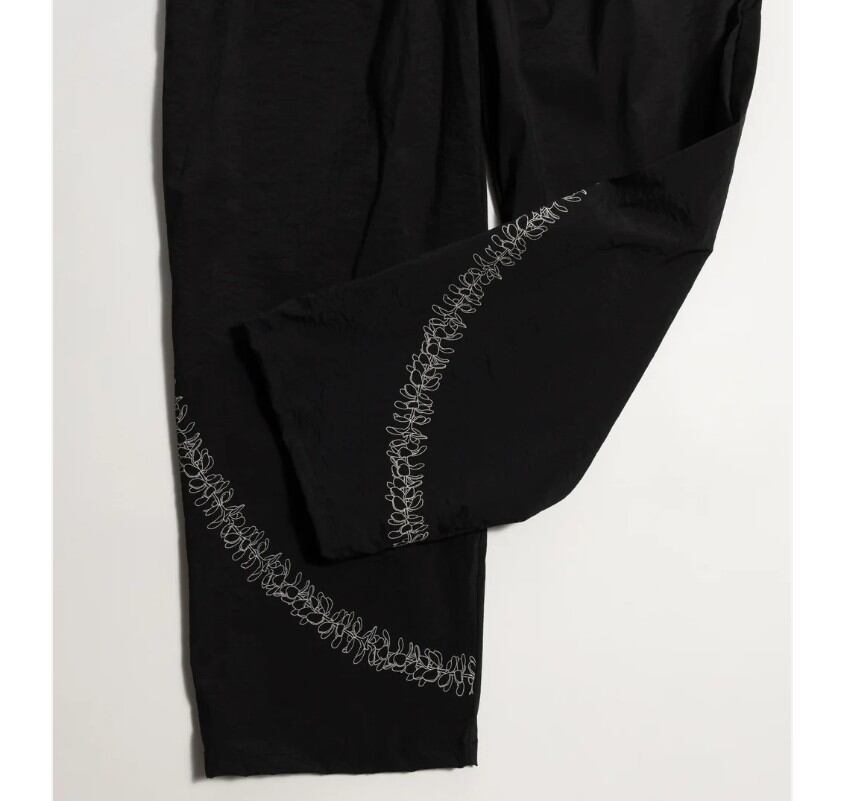 salvagepublic/ナイロンパンツ￥23,000(25,300)