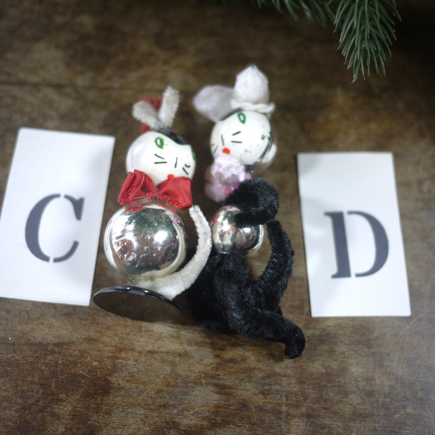 クリスマスオーナメント モール猫人形 吹きガラスビーズ チェコ