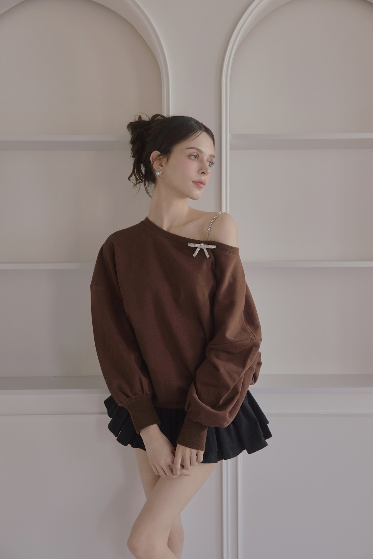One-shoulder ribbon tops