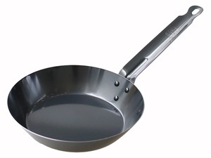 【在庫のみ】工房アイザワ 鉄フライパン ブラックピーマン 20ｃｍ 70372