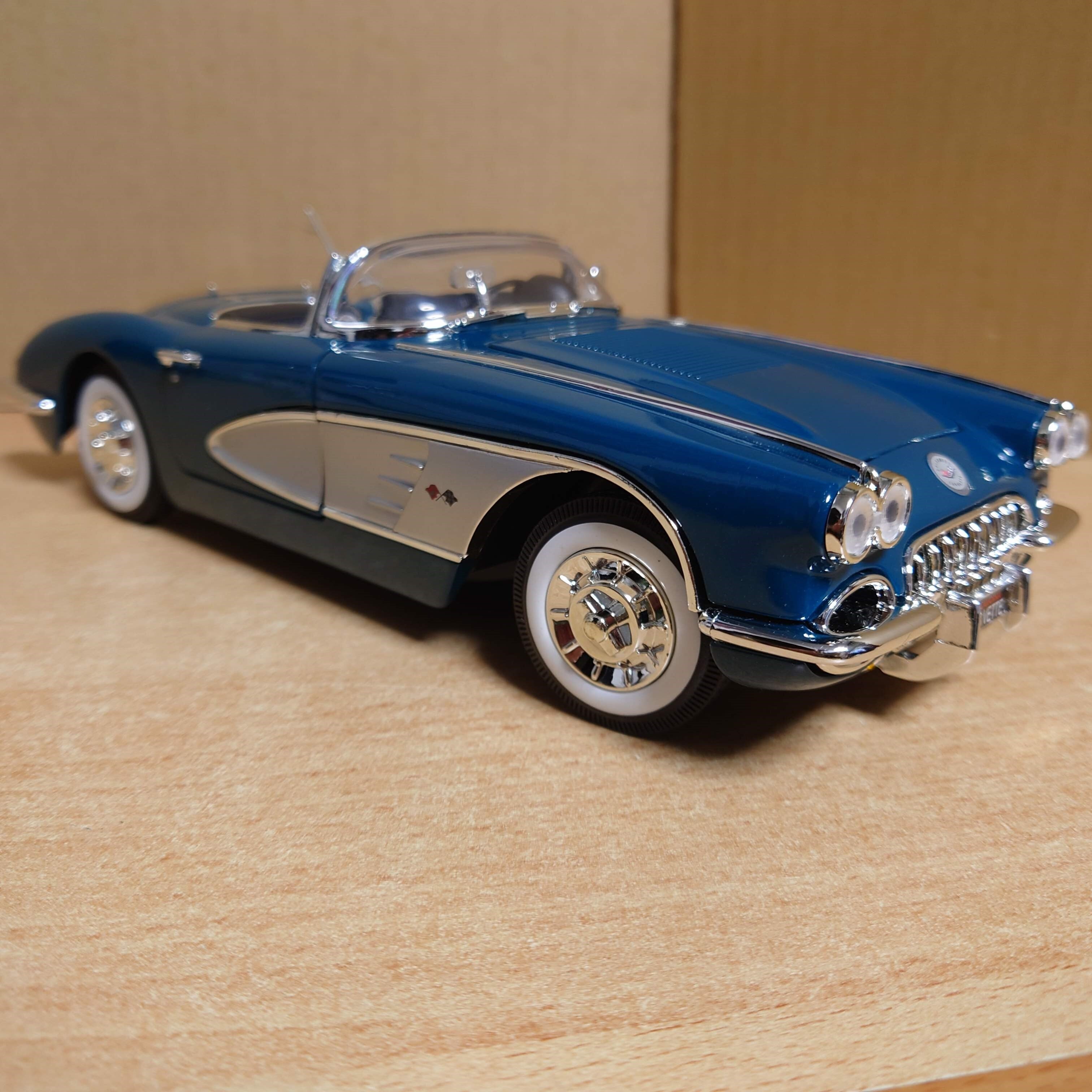 1/18 シェルビー コブラ 427 S/C 1965 ブルー ソリド製ダイキャスト製