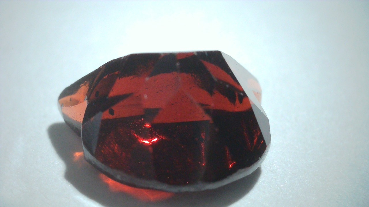 ガーネット（猫カット）　1.89ct　[C13‐601]