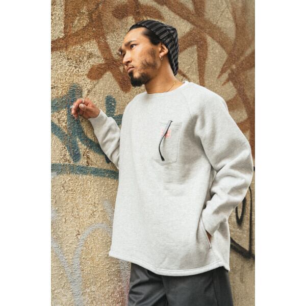 SUNGLASSES POCKET CREW SWEAT