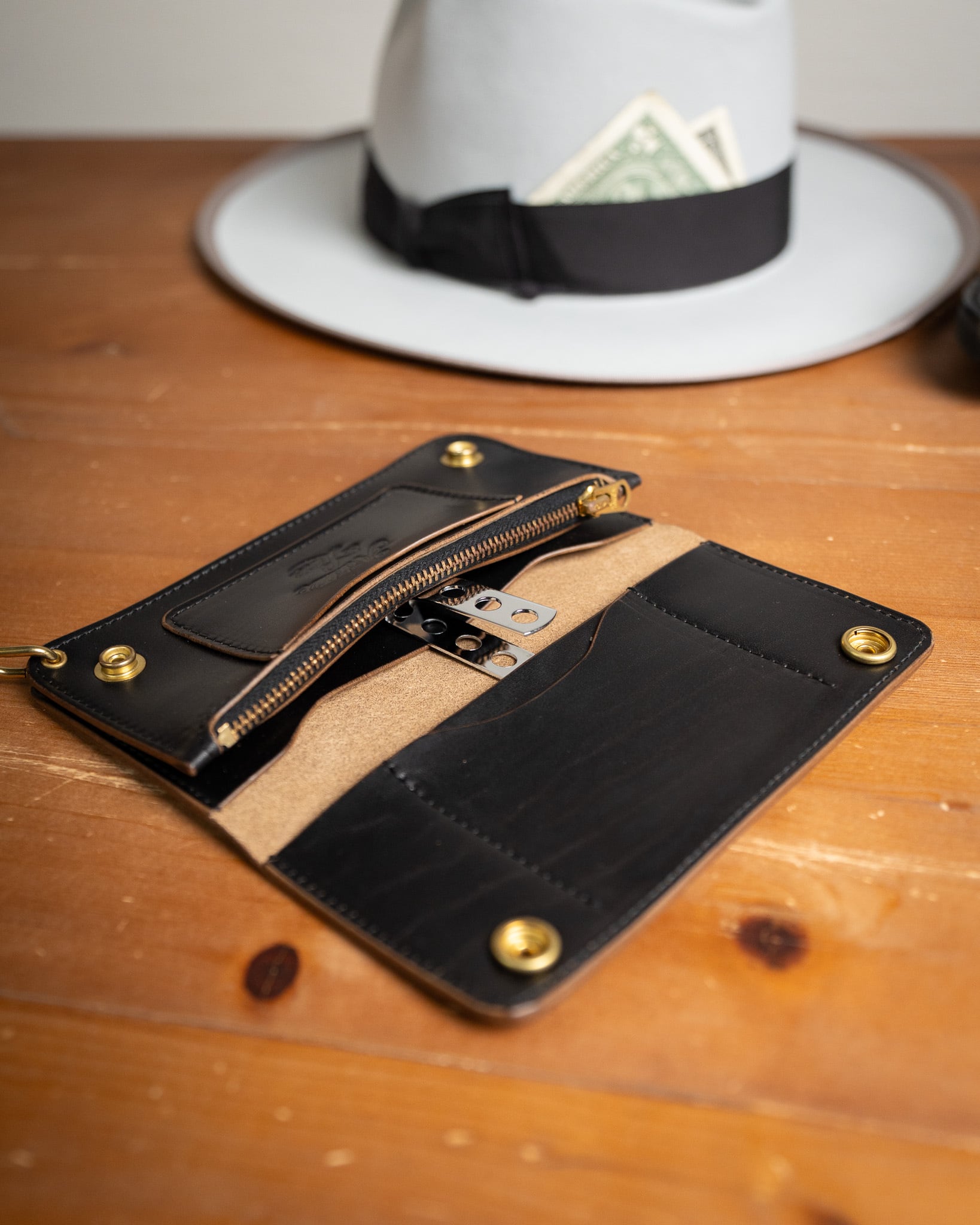 Additive and Line】Tracker Wallet TW-006 Maryam Horse Butt 2層1層