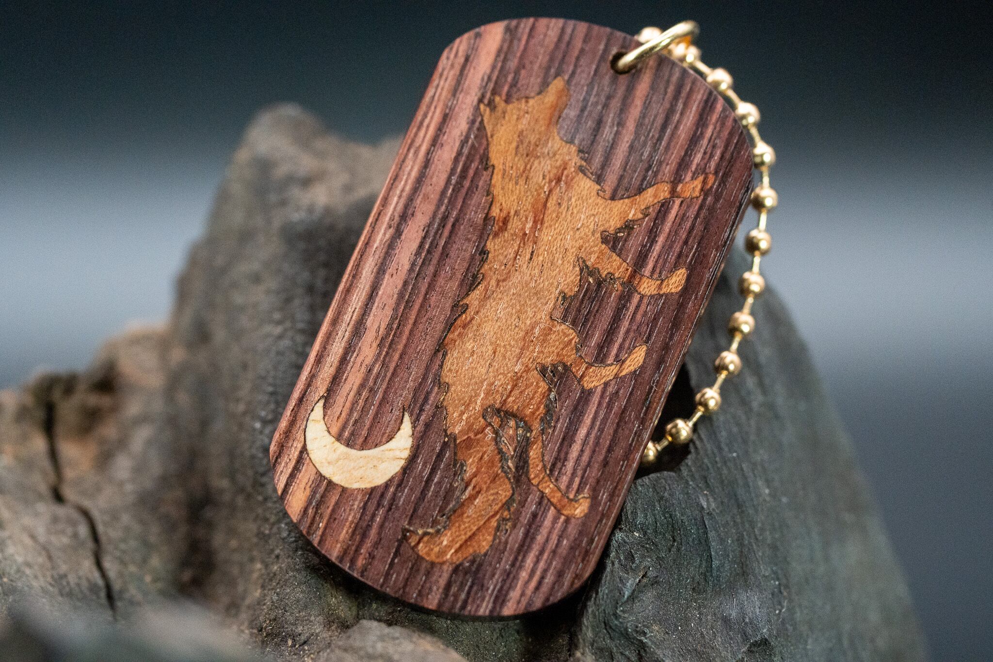 【王室御用達 】キングウッド ドッグタグ 象嵌 闊歩