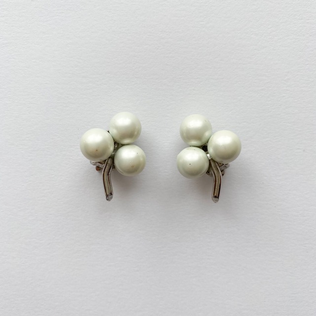 Blue pearl vintage earring