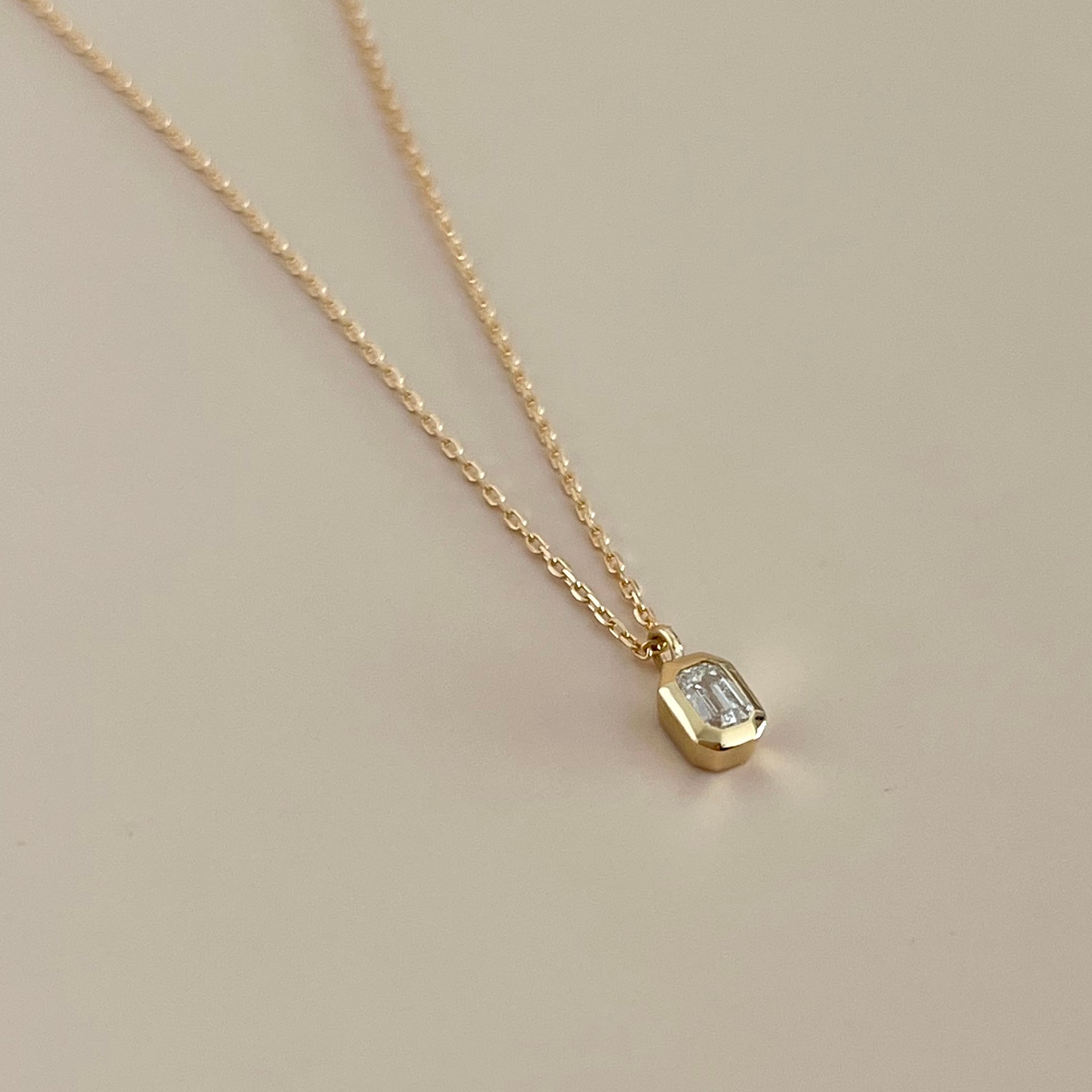 エメラルドカット ダイヤモンド ペンダント 0.10ct K18イエロー エメラルドカット ダイヤモンド ペンダント 0.10ct K18イエロー