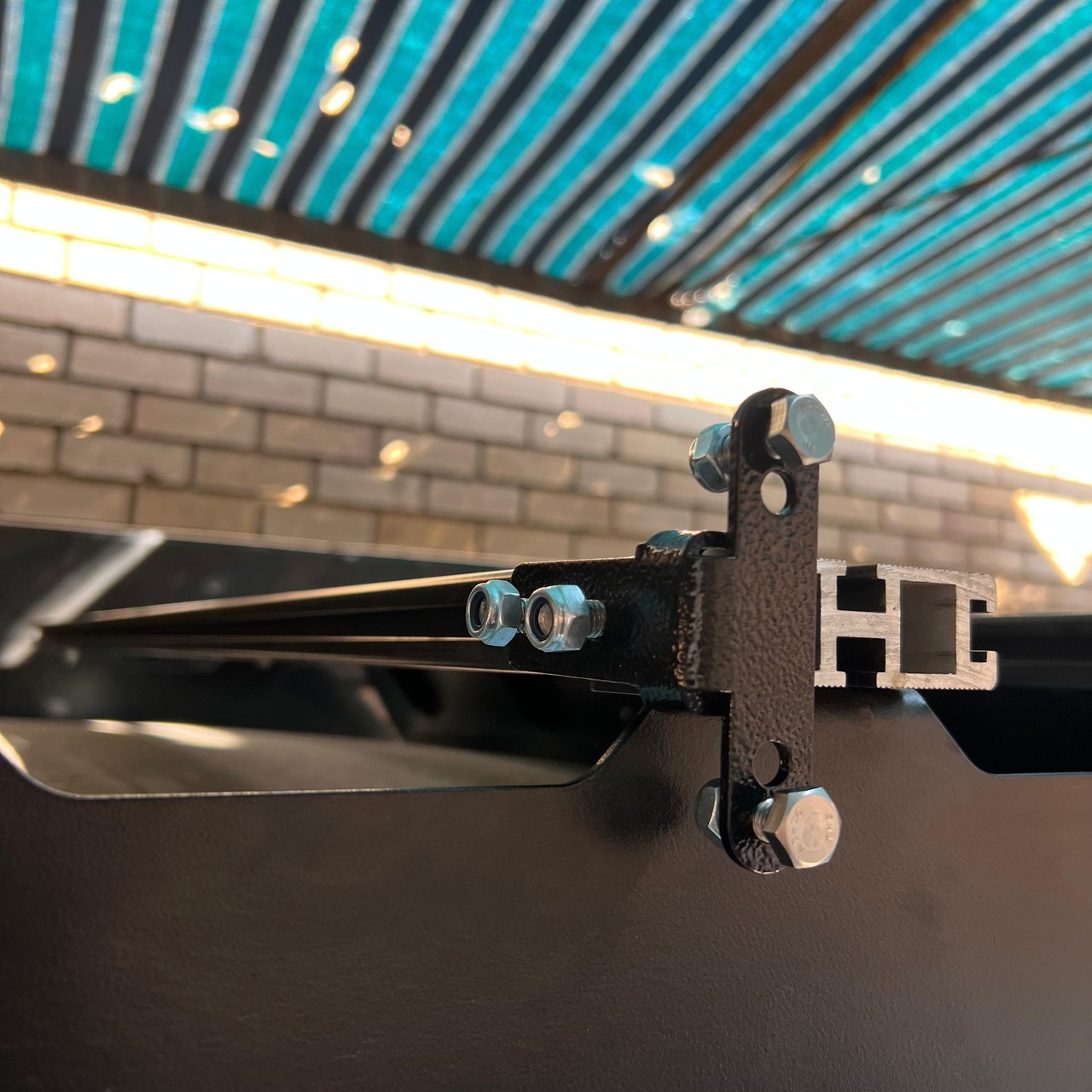 Quick-en-Suite To Load Bar Bracket　2個入
