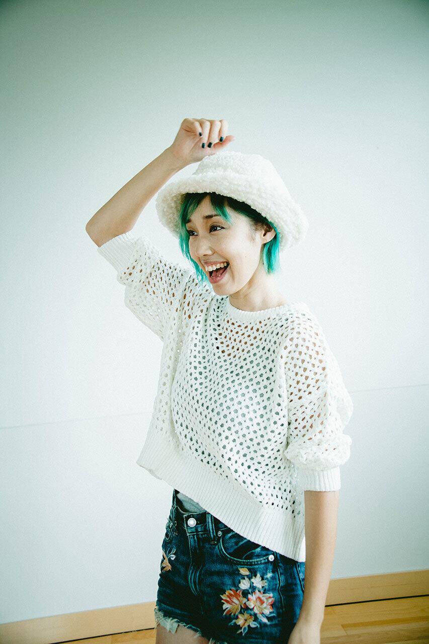 後ろリボン透かしニット