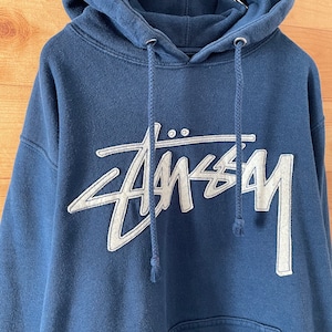 【STUSSY】USA製  黒タグ スウェット パーカー 刺繍ロゴ Sサイズ ネイビー ステューシー US古着