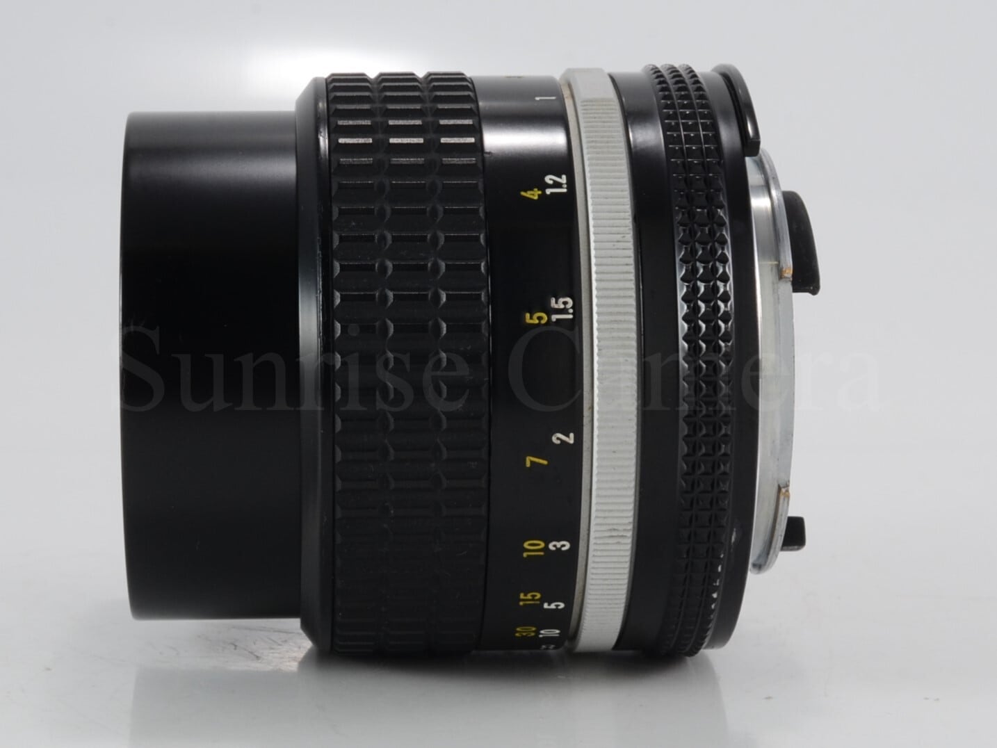 Nikon Ai-s Nikkor 85mm F2 ニコン（60388） | サンライズカメラ