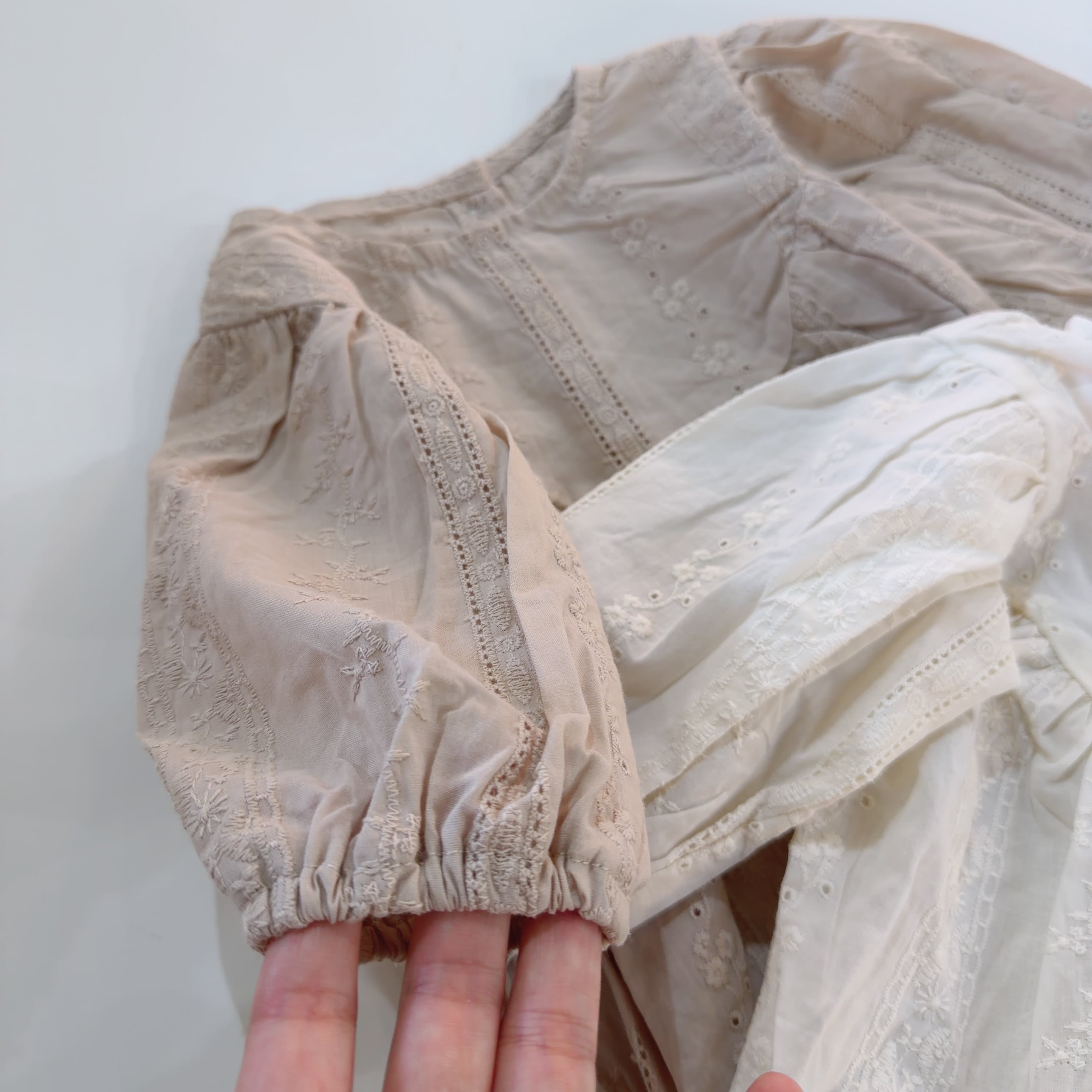 長袖レースロンパース