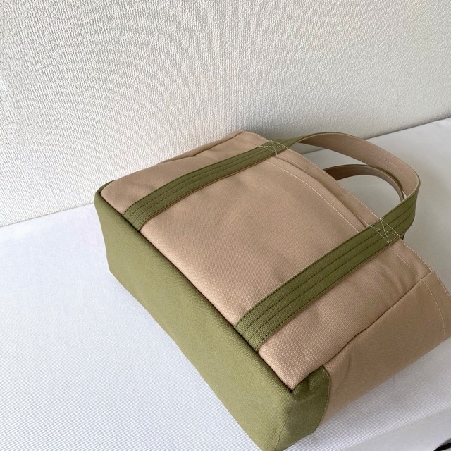 「軽いボックストート」小サイズ「カフェオレ✕モスグリーン」／アルマダ8号帆布【受注制作】