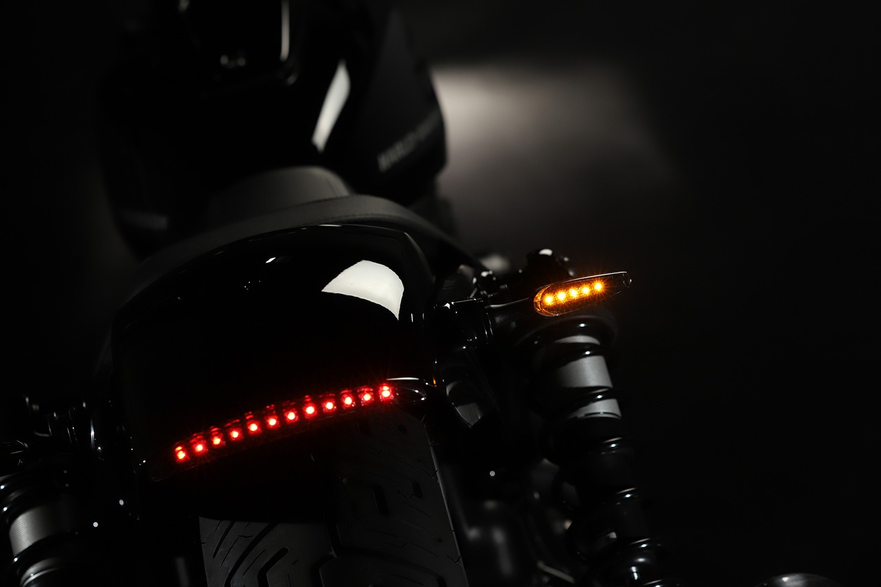 (Rear) Turn signalBracket RH975/Nightster