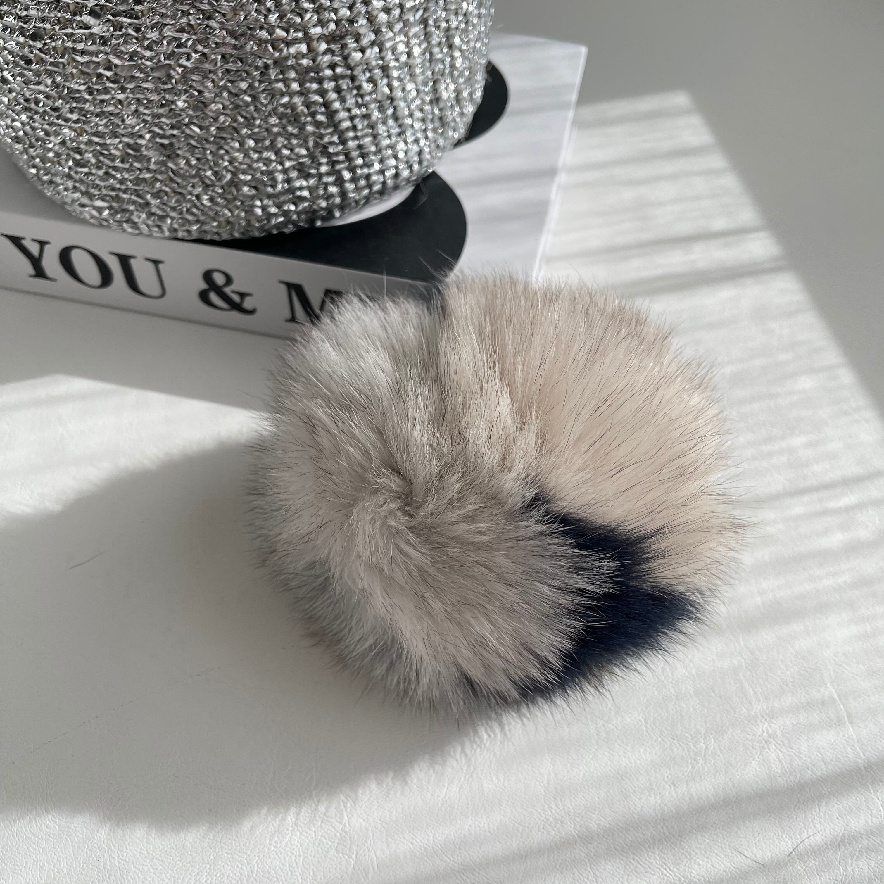 限定即納 】OVAL Shoulder Strap Kago-Bag & BIG FUR / navy beige x