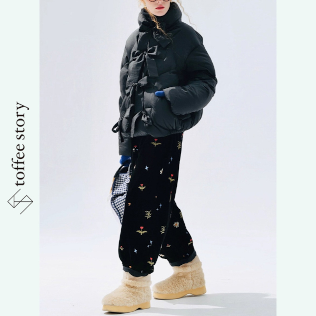 小花刺繍が可愛い ベロアリラックスパンツ 《i0798》